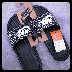 WMNS NIKE SLIDES
